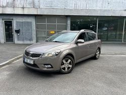 Mörkgrå Begagnad 2011 Kia Ceed Sportswagon Kombi | 39 900 kr (Bra pris)