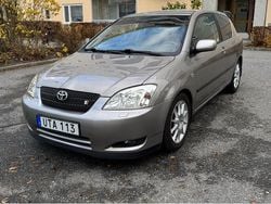 Grå Begagnad 2004 Toyota Corolla Halvkombi | 60 000 kr (Marknadspris)