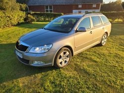 Brun Begagnad 2012 Skoda Octavia Elegance Kombi | 74 000 kr (Bra pris)