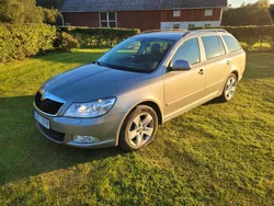 Brun Begagnad 2012 Skoda Octavia Elegance Kombi | 84 000 kr (Marknadspris)