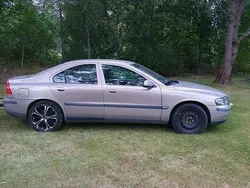 Brun Begagnad 2001 Volvo S60 Sedan | 17 000 kr (Superpris)
