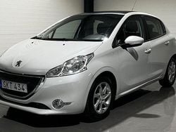 Vit Begagnad 2014 Peugeot 208 Halvkombi | 54 900 kr (Marknadspris)