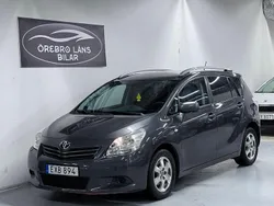 Mörkgrå (grå) Begagnad 2009 Toyota Verso Minibuss | 89 900 kr (Marknadspris)