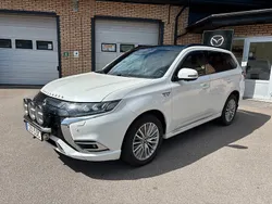 Silky white pearl Begagnad 2019 Mitsubishi Outlander P-HEV Edition SUV | 214 900 kr (Marknadspris)