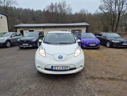 Vit Begagnad 2017 Nissan Leaf Halvkombi | 110 000 kr (Marknadspris)