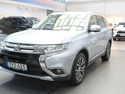 Silver Begagnad 2015 Mitsubishi Outlander SUV | 199 900 kr (Marknadspris)