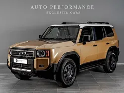 Röd (sand) Ny 2024 Toyota Land Cruiser Edition SUV | 1 149 900 kr