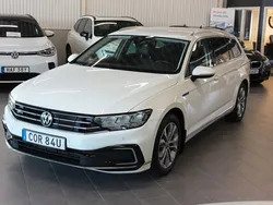 Vit Begagnad 2020 VW Passat GTE Kombi | 218 500 kr (Marknadspris)