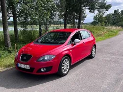 Röd Begagnad 2011 Seat Leon Style Halvkombi | 39 900 kr (Marknadspris)
