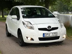 Vit Begagnad 2010 Toyota Yaris Halvkombi | 55 000 kr (Marknadspris)