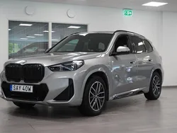 Silver Begagnad 2022 BMW iX1 M Sport SUV | 489 900 kr (Marknadspris)