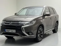 Brun Begagnad 2016 Mitsubishi Outlander SUV | 147 000 kr (Marknadspris)