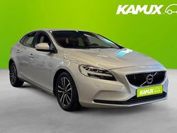 Silver/grå Begagnad 2017 Volvo V40 Business Edition Kombi | 184 700 kr (Marknadspris)