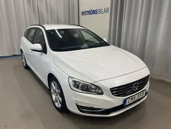 Vit Begagnad 2017 Volvo V60 Momentum Kombi | 139 900 kr (Marknadspris)