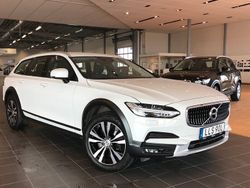 Vit Begagnad 2019 Volvo V90 CC SE Kombi | 359 000 kr (Marknadspris)