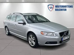 Ljusgrå (grå) Begagnad 2013 Volvo V70 Momentum Kombi | 104 900 kr (Marknadspris)