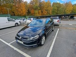 Svart Begagnad 2019 VW Golf VII Kombi | 42 000 kr