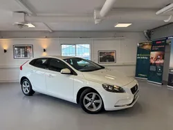 Vit Begagnad 2014 Volvo V40 Kombi | 79 900 kr (Marknadspris)
