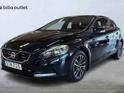 Svart Begagnad 2015 Volvo V40 Kombi | 139 900 kr