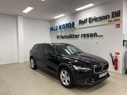 Svart Begagnad 2024 Volvo V60 CC Core Kombi | 399 500 kr (Bra pris)