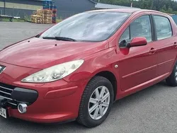 Röd Begagnad 2007 Peugeot 307 Halvkombi | 22 900 kr (Marknadspris)