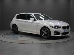 Vit Begagnad 2019 BMW 118 Halvkombi | 209 000 kr (Marknadspris)