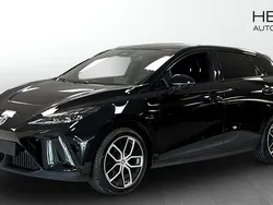Svart (black) Begagnad 2023 MG MG4 EV Luxury Halvkombi | 349 990 kr