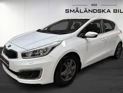 Vit Begagnad 2016 Kia Ceed Halvkombi | 109 000 kr (Lite dyr)