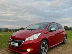 Röd Begagnad 2013 Peugeot 208 GTi Halvkombi | 87 500 kr (Marknadspris)