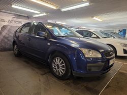 Blå Begagnad 2008 Ford Focus Halvkombi | 29 900 kr (Marknadspris)