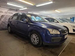 Blå Begagnad 2008 Ford Focus Halvkombi | 29 900 kr