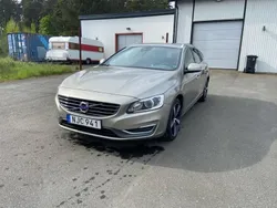 Brun Begagnad 2014 Volvo V60 Summum Kombi | 95 000 kr (Marknadspris)