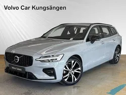 Grå Begagnad 2023 Volvo V60 Plus Kombi | 379 900 kr (Marknadspris)