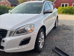 Vit Begagnad 2012 Volvo XC60 R-Design SUV | 125 000 kr (Marknadspris)