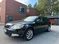 Svart Begagnad 2012 Skoda Octavia Elegance Kombi | 55 000 kr (Bra pris)