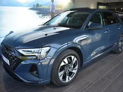 Blå Begagnad 2023 Audi Q8 e-tron Proline SUV | 619 000 kr (Marknadspris)