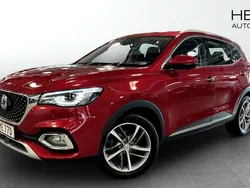 Röd (red) Begagnad 2021 MG EHS Luxury SUV | 229 900 kr (Marknadspris)