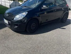 Svart Begagnad 2011 Hyundai i20 Select Halvkombi | 29 500 kr (Marknadspris)