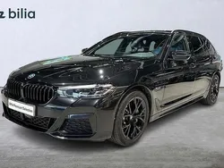 Svart Begagnad 2022 BMW 530e M Sport Kombi | 459 000 kr (Marknadspris)
