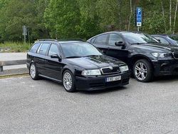 Svart Begagnad 2003 Skoda Octavia RS Kombi | 10 000 kr