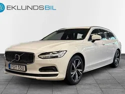 Vit Begagnad 2021 Volvo V90 Momentum Kombi | 314 900 kr (Marknadspris)