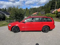 Röd Begagnad 2010 Volvo V50 Kombi | 50 000 kr (Marknadspris)