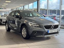 Grå Begagnad 2019 Volvo V40 CC Kombi | 229 900 kr (Marknadspris)