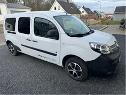 Vit Begagnad 2017 Renault Kangoo Minibuss | 90 000 kr (Marknadspris)