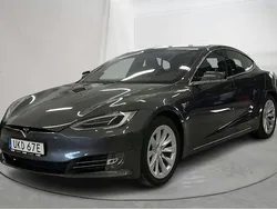 Grå Begagnad 2020 Tesla Model S Sedan | 300 000 kr (Bra pris)