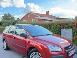 Röd Begagnad 2006 Ford Focus Kombi | 25 000 kr (Marknadspris)
