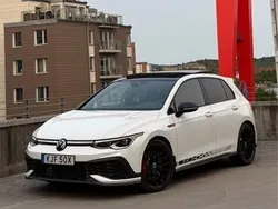 Vit Begagnad 2022 VW Golf VIII GTI Clubsport Halvkombi | 429 000 kr (Marknadspris)