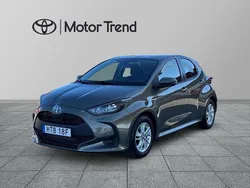 Grön Begagnad 2020 Toyota Yaris Hybrid Active Halvkombi | 199 000 kr (Marknadspris)