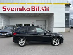 Svart Begagnad 2021 BMW X1 Sport Line SUV | 299 000 kr (Marknadspris)
