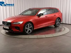 Röd (fusion red metallic) Begagnad 2022 Volvo V60 R-Design Kombi | 449 900 kr (Marknadspris)